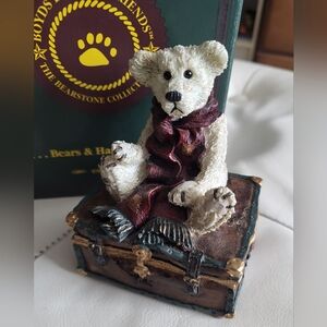 Boyds Bears #2751SF "Arthur Music Box" or "Grenville on a Trunk"